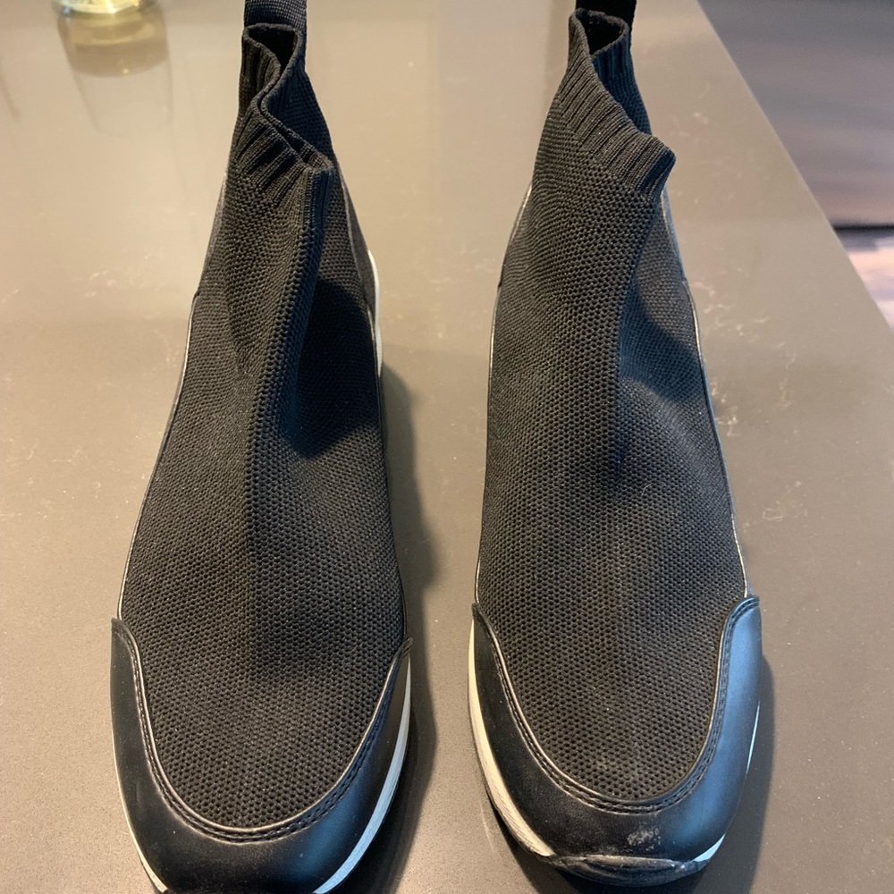 Black Slip-On Women’s Shoe bootie